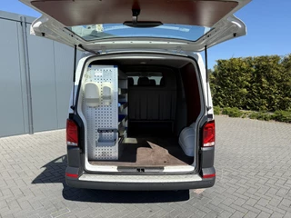 Volkswagen Transporter 2020 - 2.0 TDI / L2H1 / 6-PERS DUBBELE CABINE / ZEER NETJES / ACHTERKLEP / INRICHTING / CRUISE imagen 6
