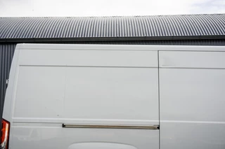 Iveco Daily 2021 - **35S14V 2.3 L2H2 | Automaat | Euro 6 | Cruise | Climate | 3500 KG Trekgewicht | Trekhaak** obrazek 23