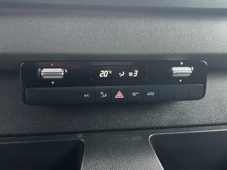 Mercedes-Benz Sprinter 2022 - 317 CDI 170 PK 3.5T RWD / L2H2 / AUTOMAAT / 270 A DEUREN / AIRCO / CRUISE / APPLE CARPLAY / 3-ZITS / CAMERA obrazek 17