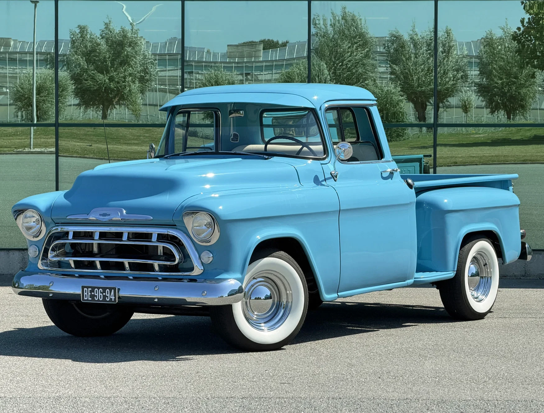 Chevrolet Apache 1957 - C1500 5.7 LITER V8 FULLY REPAINTED NEW UPHOLSTERING VERY MINT CONDITION image 1