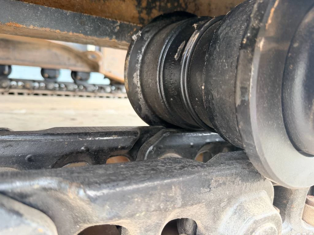 Cat 2020 - 320 07C | NEW UNDERCARRIAGE immagine 26