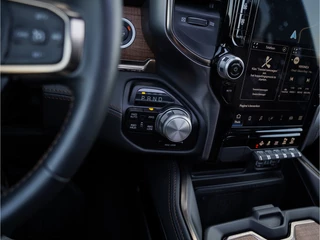 Dodge Ram 1500 2024 - Limited Longhorn 5.7L V8 4x4 Crew Cab image 38