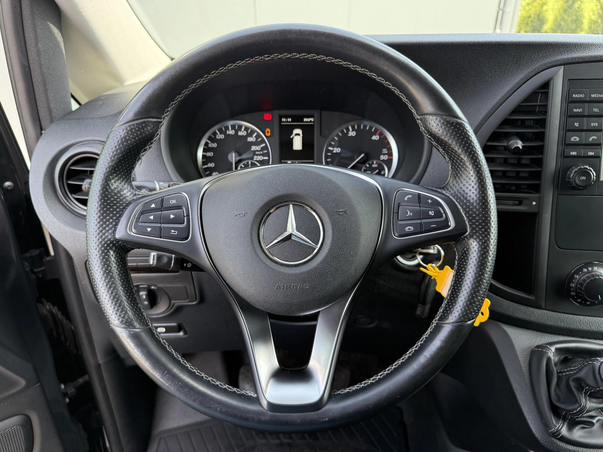 Mercedes-Benz Vito 2017 - 111 CDI 115 PK E6 / L2H1 / NIEUWSTAAT !! / 2x SCHUIFDEUR / LED / AIRCO / CRUISE / LANE ASSIST / BLINDSPOT / CAMERA imagen 12