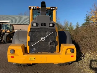Volvo N/A 2026 - L90 H2 2026 Michelin 650/65 image 3