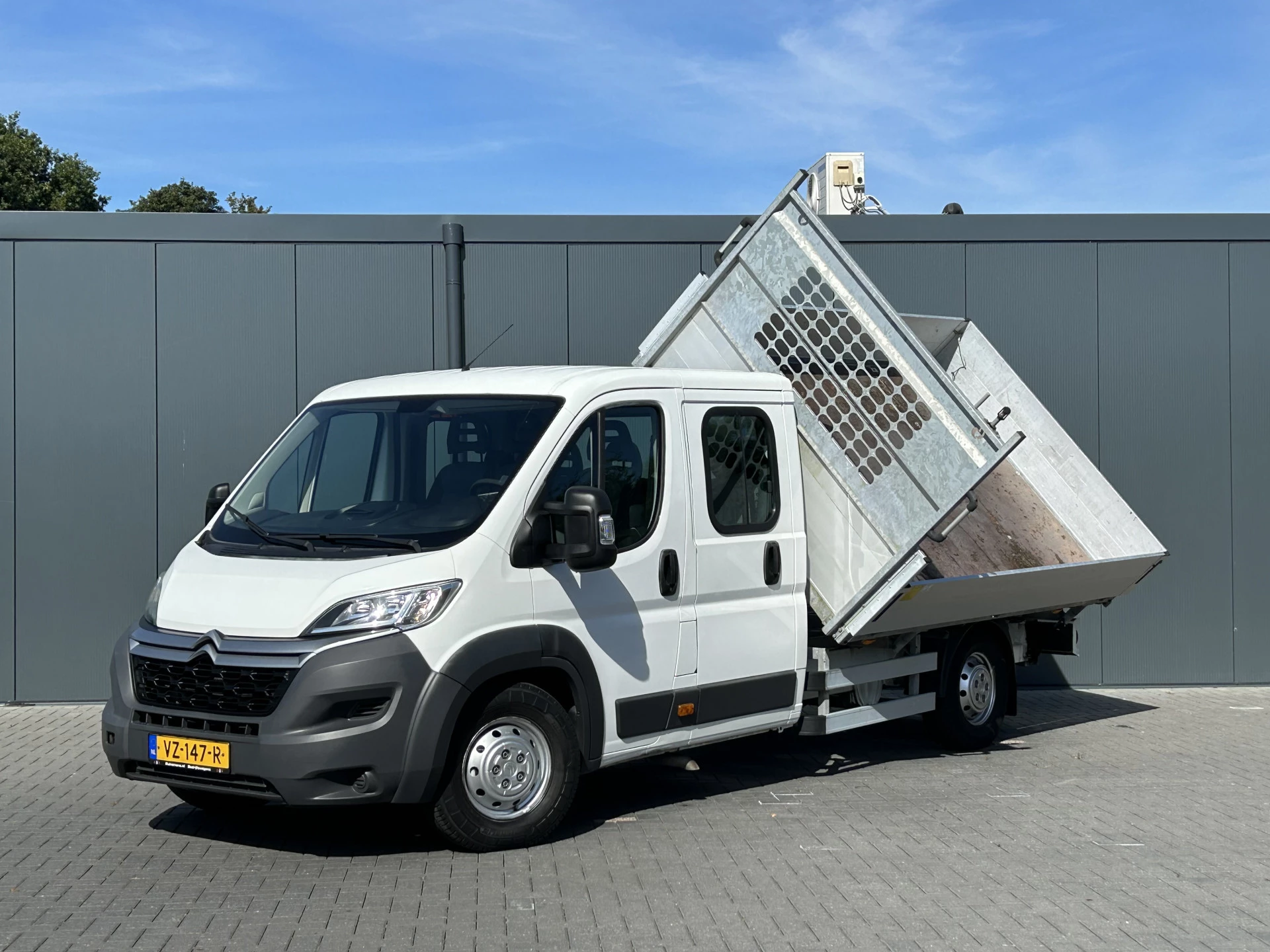 Citroën Jumper 2016 - 35 2.2 HDI 150 PK L4 / 3 ZIJDIG KIPPER / 7-PERS DUBBELE CABINE / AIRCO / 1e EIG. / 3 TONS TREKHAAK / CAMERA / NAVI image 2