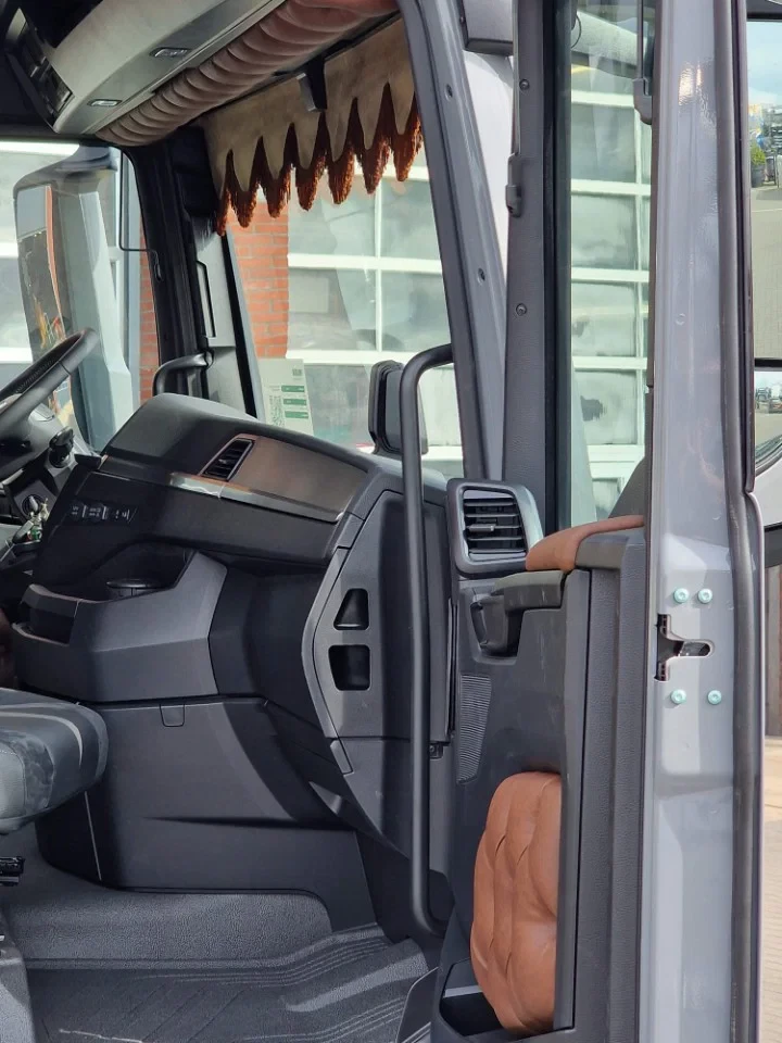 MAN TGX 2026 - 18.520 GX - New - D30 - Retarder - Night clima - Alcoa - Show truck - obrázek 34