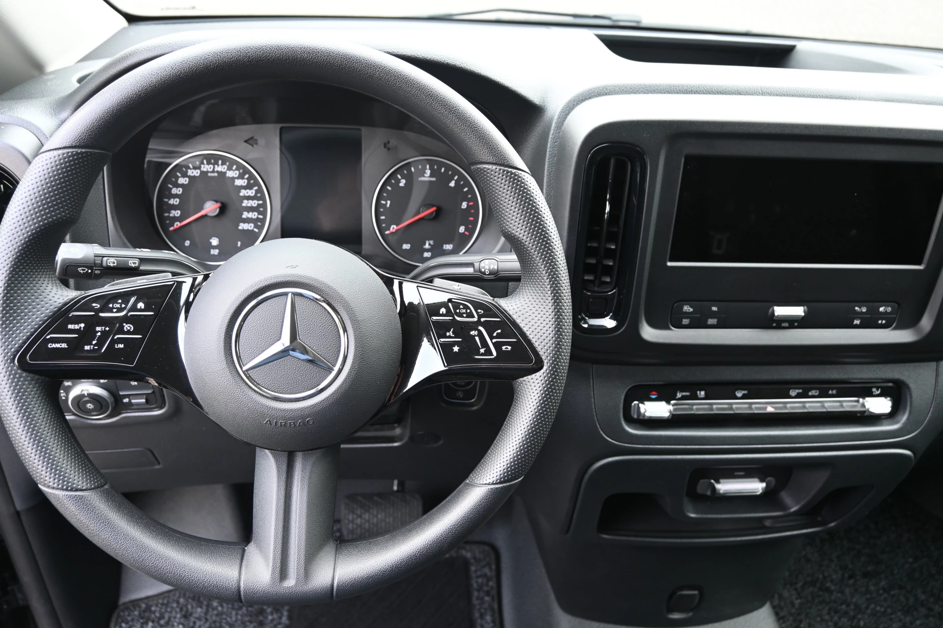 Mercedes-Benz Vito 2024 - 116 CDI DC L3 Pro zdjęcie 17