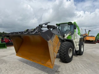 Liebherr L556 2plus2 2013 image 2 thumbnail