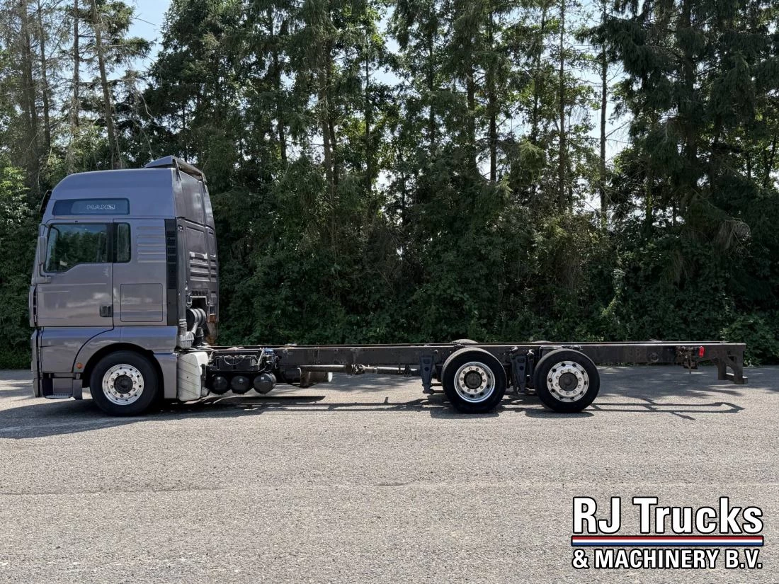 MAN TGA 2001 - 26.410 XXL 6x2 - Chassis | Retarder | Alcoa | Low Mileage | NL Truc afbeelding 2