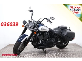Harley-Davidson Softail 2019 - FLHCS Heritage Classic 114 ABS LED Cruise 5.937 Mijl! in vendita
