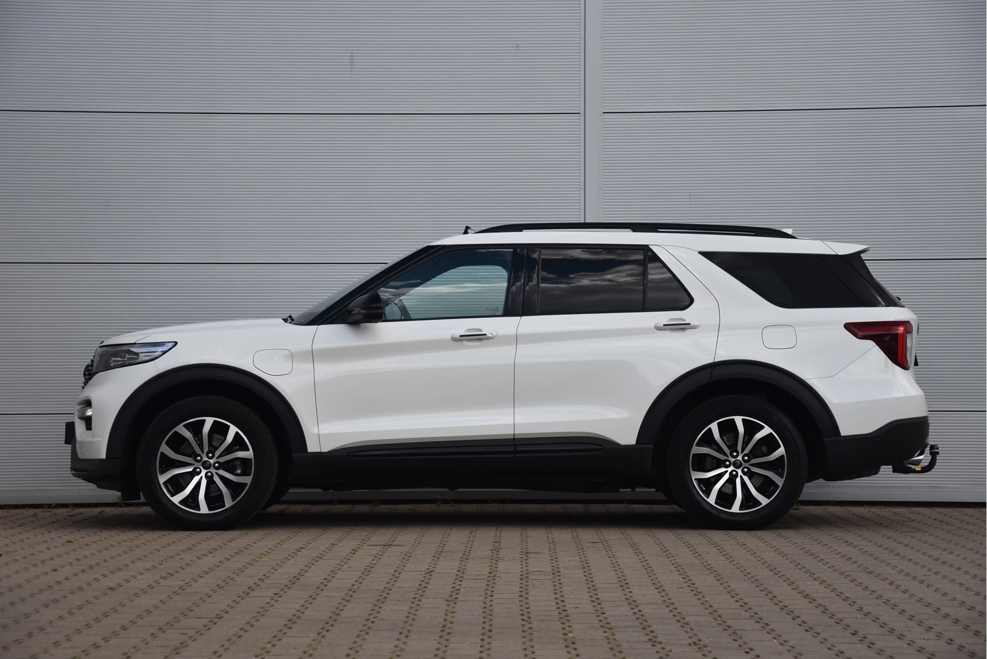 Ford Explorer 2024 - 3.0 V6 PHEV ST-Line 7-zits | Trekhaak Bild 4
