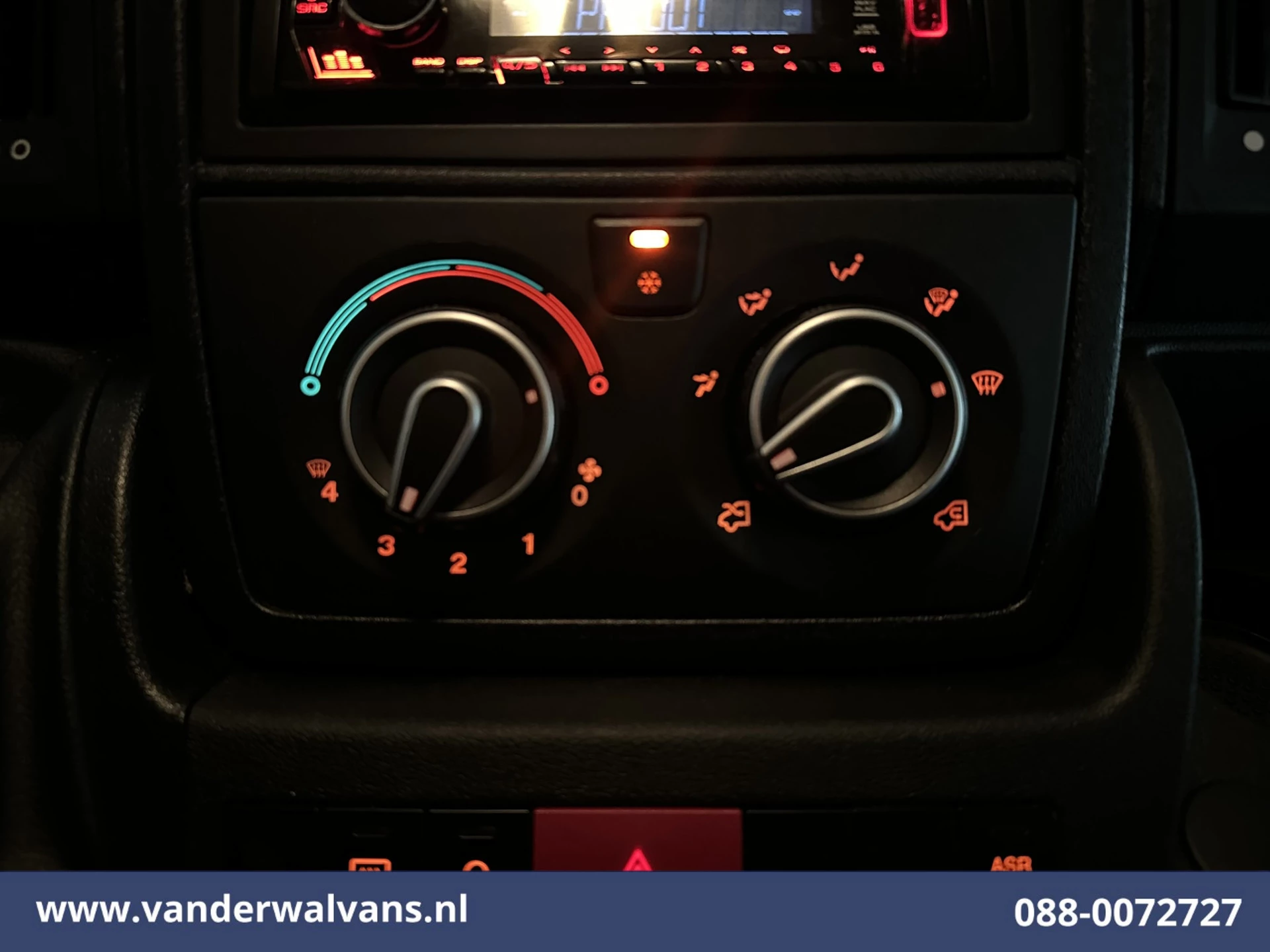 Citroën Jumper 2021 - 2.2 BlueHDi 141pk Bakwagen 436cm Lang Laadklep Euro6 Airco | 1075kg laadvermogen image 4
