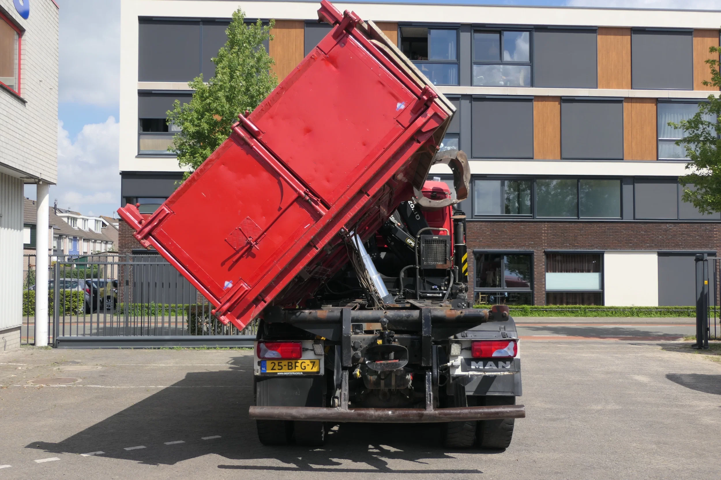 MAN TGS 2014 - 26.480 | 6X6 | 2 Side Tipper + Hydraulic dust cover | PALFINGER Q170Z84TI + Easy fold | 665130Km | 2014 | Full Steel | Drum brakes | Trailer coupling | TUV/MOT/APK 08-2026 | NL-Truck afbeelding 13
