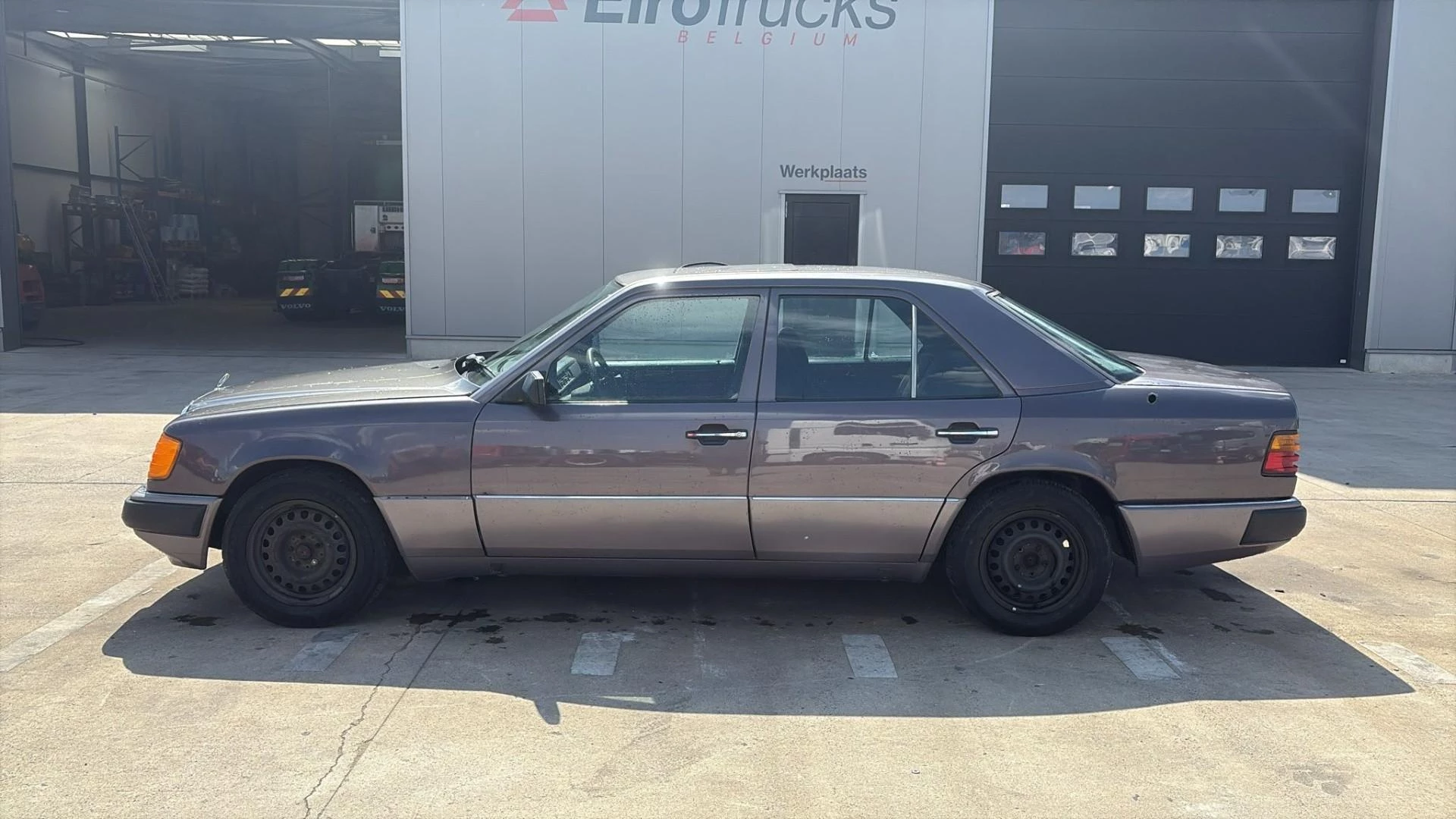 Mercedes-Benz E-Class 1990 - E200 zdjęcie 8