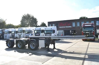 Renders ROC 16.30 2010 - ROC 16.30 - X STEERING - LIFT AXLE - BPW AXLES - DISC BRAKES - WABCO SMARTBOARD - GOOD CONDITION - te koop