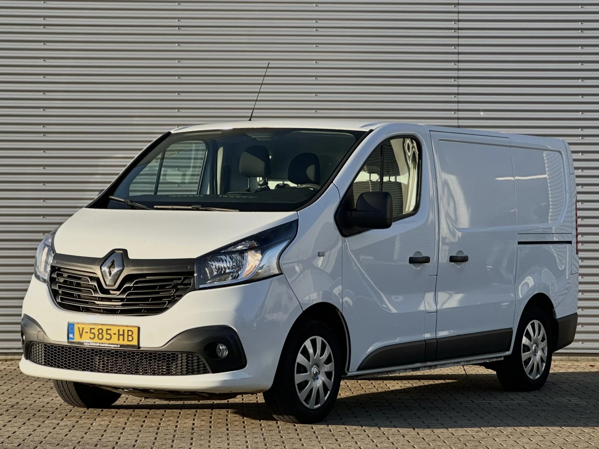 Renault Trafic 2017 - 1.6 dCi T29 L1H1 2x schuifdeur|Trekhaak|Cruise image 1