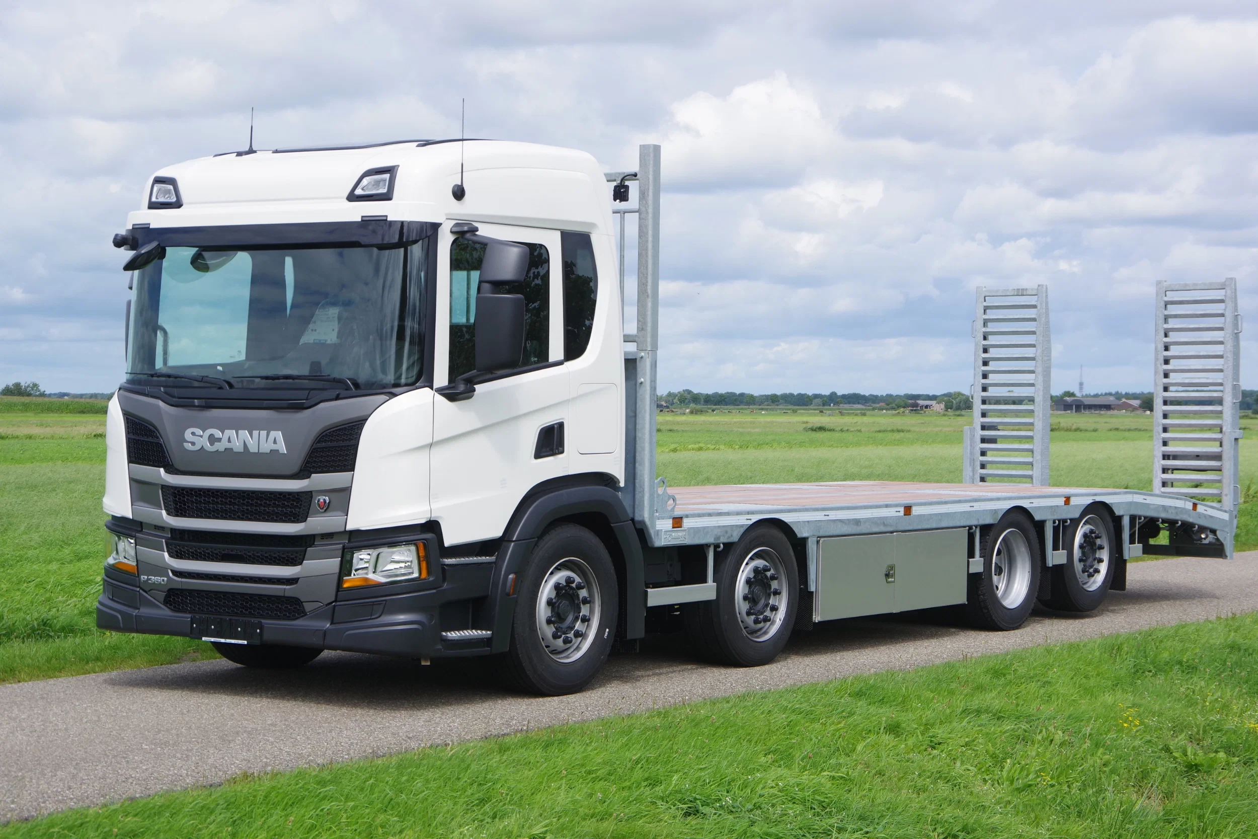 Scania P 2026 - P420 37-85 37-tons oprijwagen 8,5 meter afbeelding 1