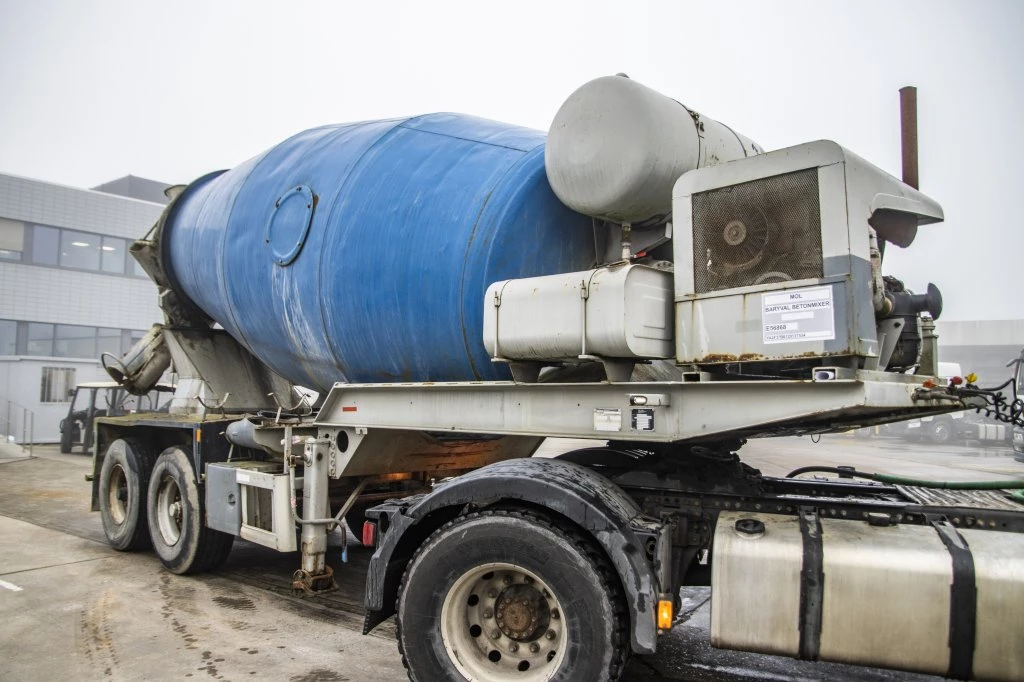 MOL 2000 - BETON MIXER/MALAXEUR/MISCHER 12M3+MOTOR/MOTEUR image 4