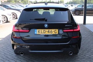 BMW 3 Series 2022 - Touring 330e High Executive M-SPORT PANORAMADAK MEMORY KEY-LESS CAMERA CARPLAY obrazek 11