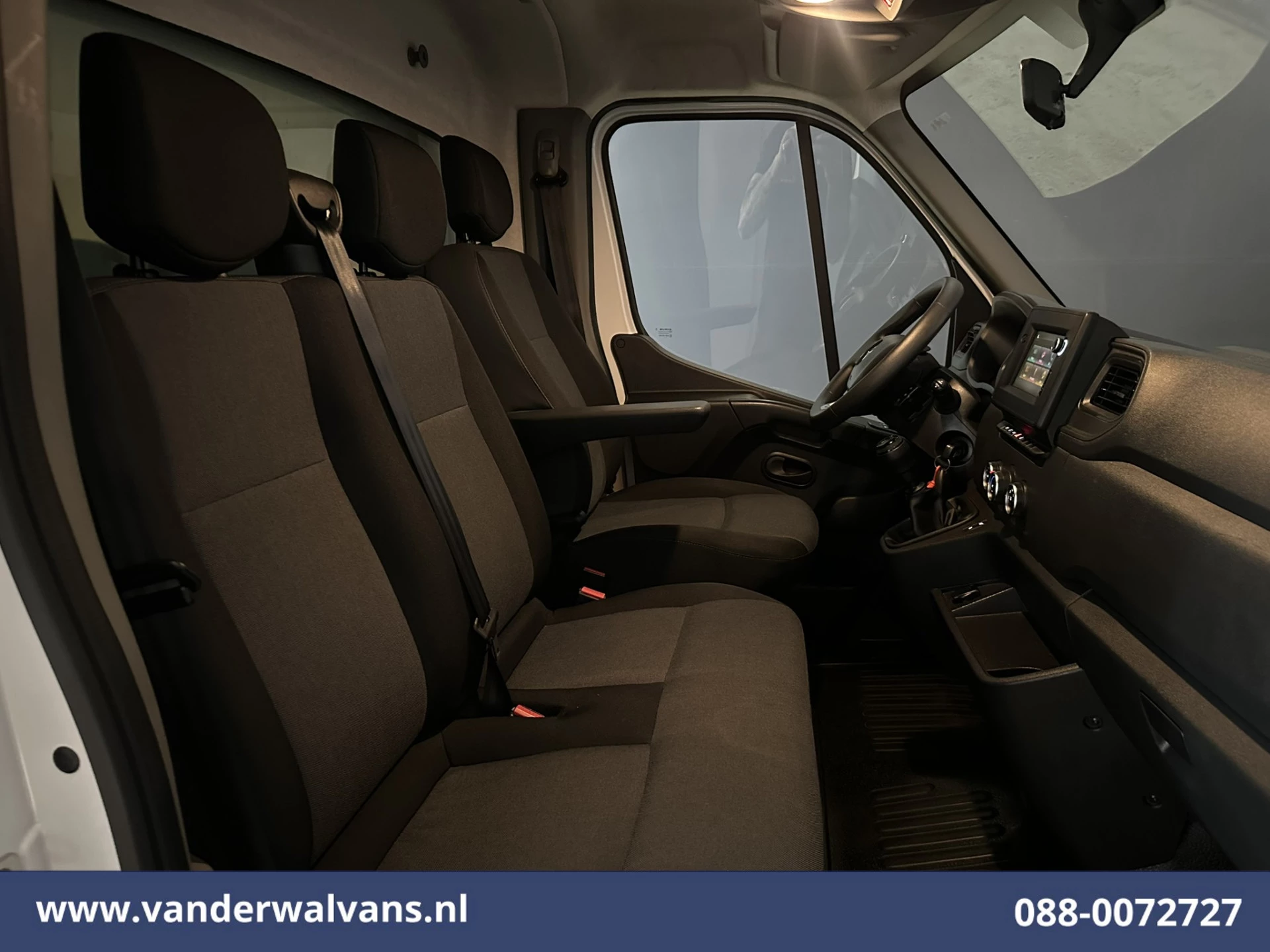 Renault Master 2024 - 2.3 dCi 146pk Bakwagen 222cm Hoog Laadklep Euro6 Airco | Camera | Navigatie | LED | 960kg laadvermogen obrázek 10