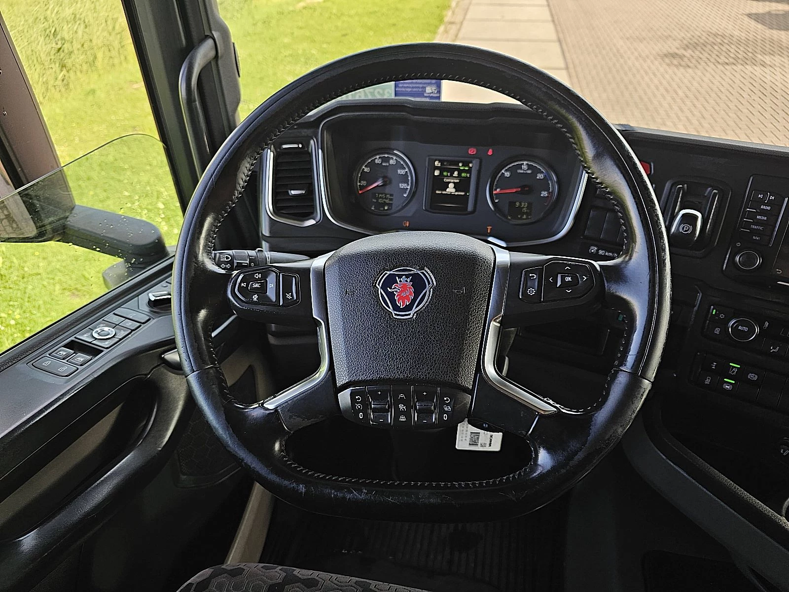 Scania R 2022 - R450 image 9