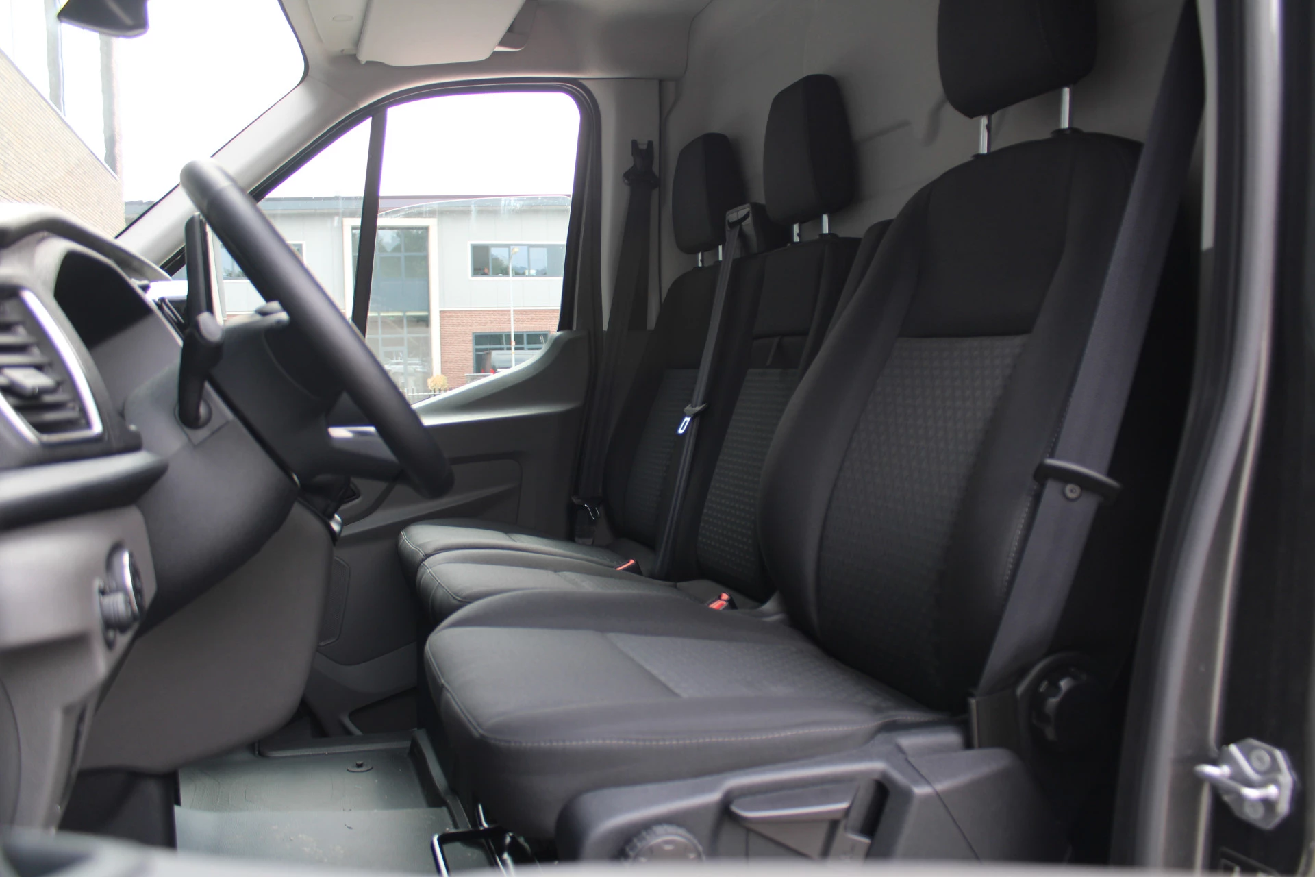Ford Transit 2024 - 350 2.0 TDCI L3H2 Trend 130pk - Facelift - 2x Schuifdeur - 360 Camera - Trekhaak - ACC - Stoel & Stoelverwarming - Blind Spot - Navi - 270gr deuren - Rijklaar Bild 14