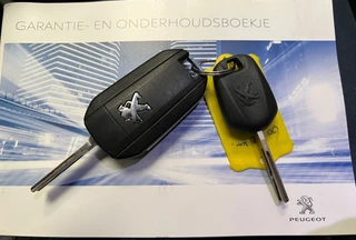 Peugeot 208 2017 - 1.2 PureTech Blue Lion - Distr Vervangen - 2e eigenaar - Nav - Cruise bild 28