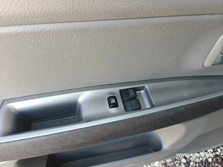 Mazda 2 2003 - 1.4 Exclusive , 5 deurs obrazek 13