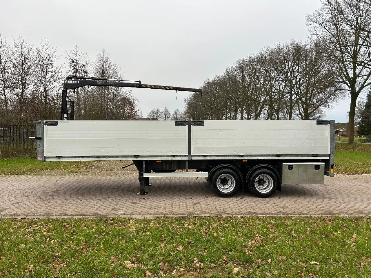 kuiper 2013 - Be oplegger 9 ton met luiken en kraan afbeelding 2