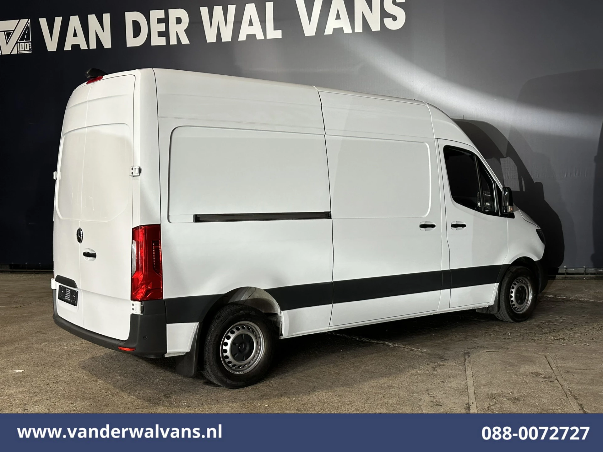 Mercedes-Benz Sprinter 2023 - 315 CDI 150pk L2H2 Euro6 Airco | Camera | Apple Carplay | Cruisecontrol | Chauffeursstoel | Leder immagine 12