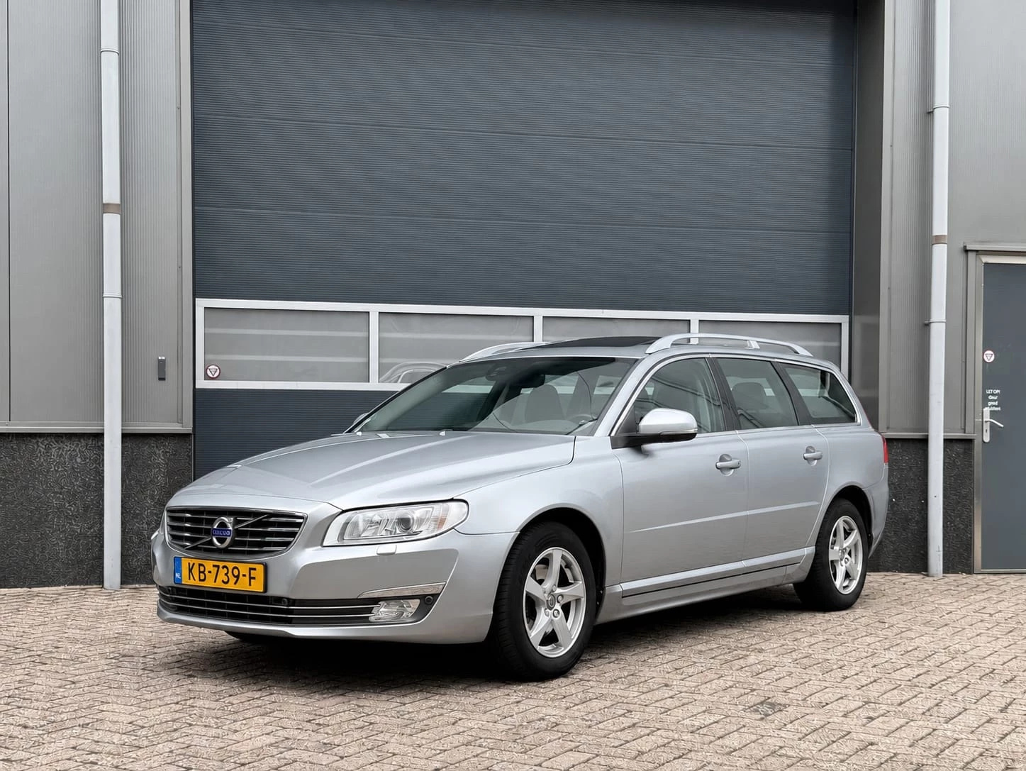 Volvo V70 2016 - 2.0 D4 Polar+ bj.2016 Autom|Navi|Leder|Trekh|Nap. afbeelding 1