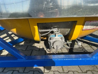 UBH INTERNATIONAL N/A 2001 - 20FT ISO 22.500L / 3 comp (3x 7.500L) / IMO-1 / T7 / 22T6 / 2.5Y+CSCS-test: 09-2028 zdjecie 8