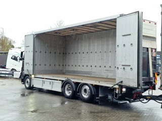 Volvo FH 2013 - 13.460 Globetrotter XL 6x2 - Box with side doors - Loadlift + Kelberg trailer 2012 with loadlift bild 37