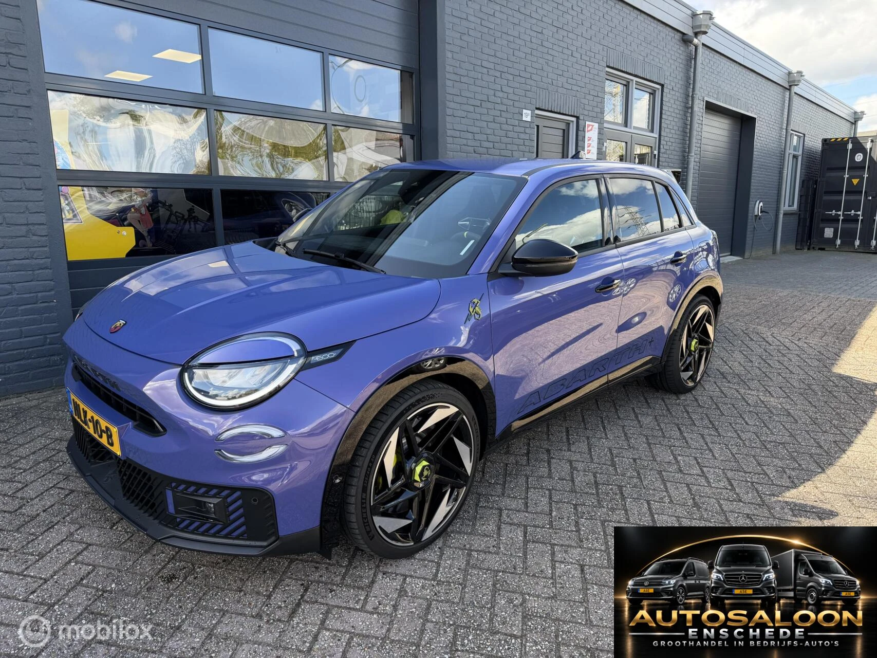 Fiat 600e 2025 - Abarth Scorpionissima 54 kWh 20" Sabelt Navi afbeelding 1