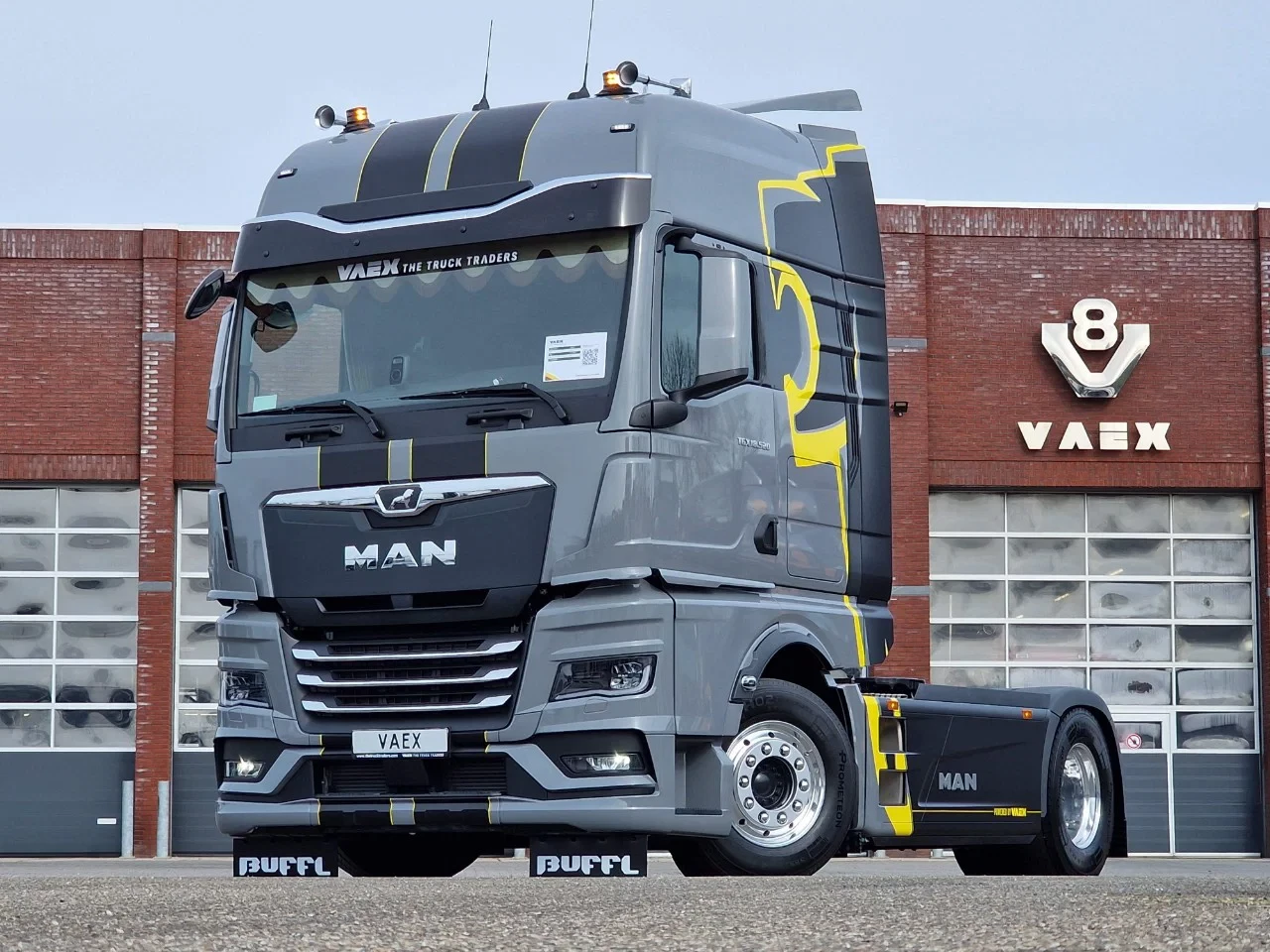 MAN TGX 2026 - 18.520 GX - New - D30 - Retarder - Night clima - Alcoa - Show truck - obrázek 38