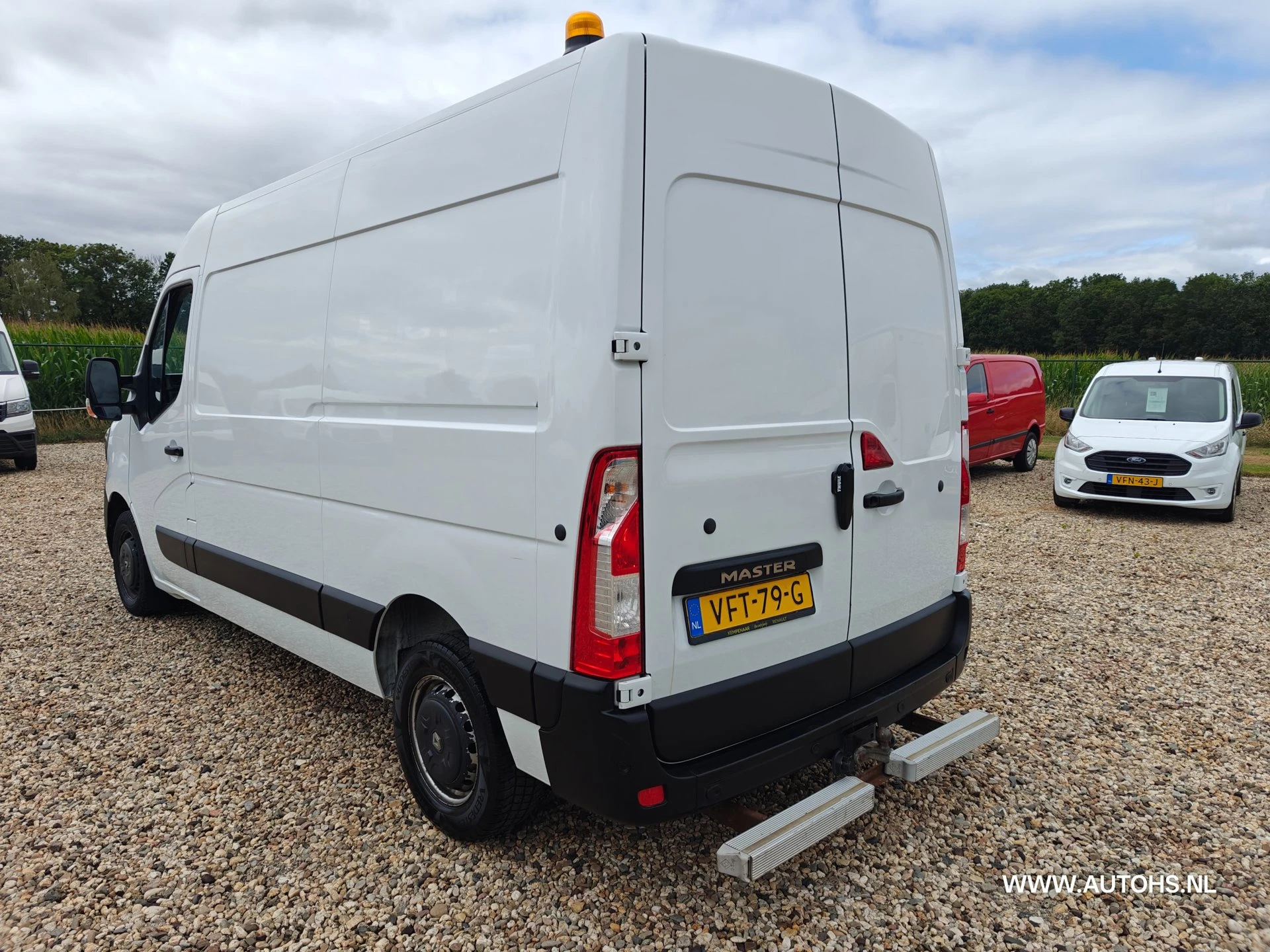 Renault Master 2020 - T35 2.3 dCi 135 L2H2 + werkplaats inrichting , Euro 6 , 1e Eig , 140 PK , Apk 4-2027 , Camera , leuke bus. image 3