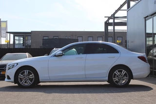 Mercedes-Benz C-Class 2017 - 180 AUT9 Avantgarde CAMERA NAVI TREKHAAK NL AUTO image 4