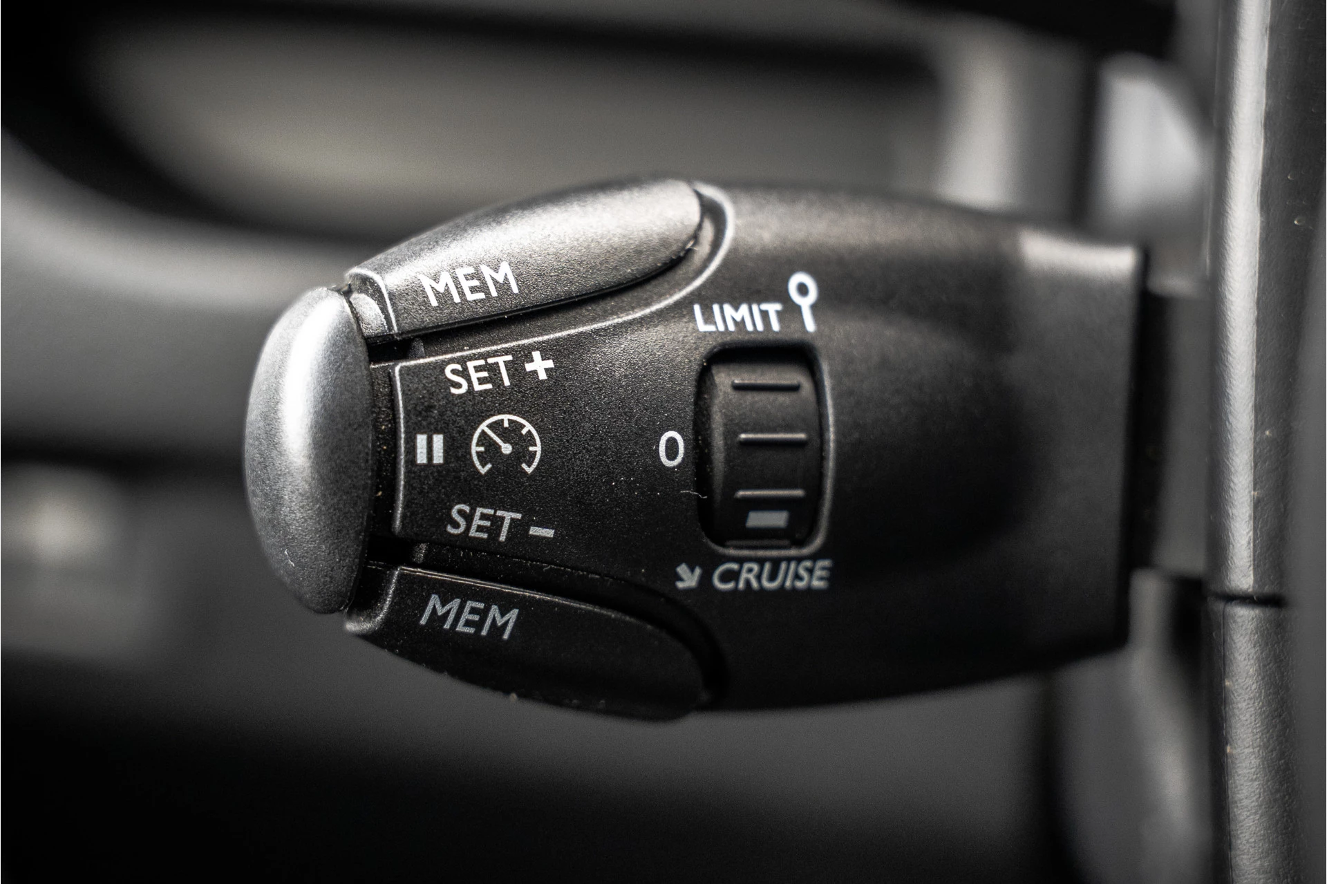 Opel Vivaro 2023 - 2.0 | 145 PK | L3H1 | Camera | Carplay | Cruise | Airco | Parkeersensoren | 3-Zits Bild 18