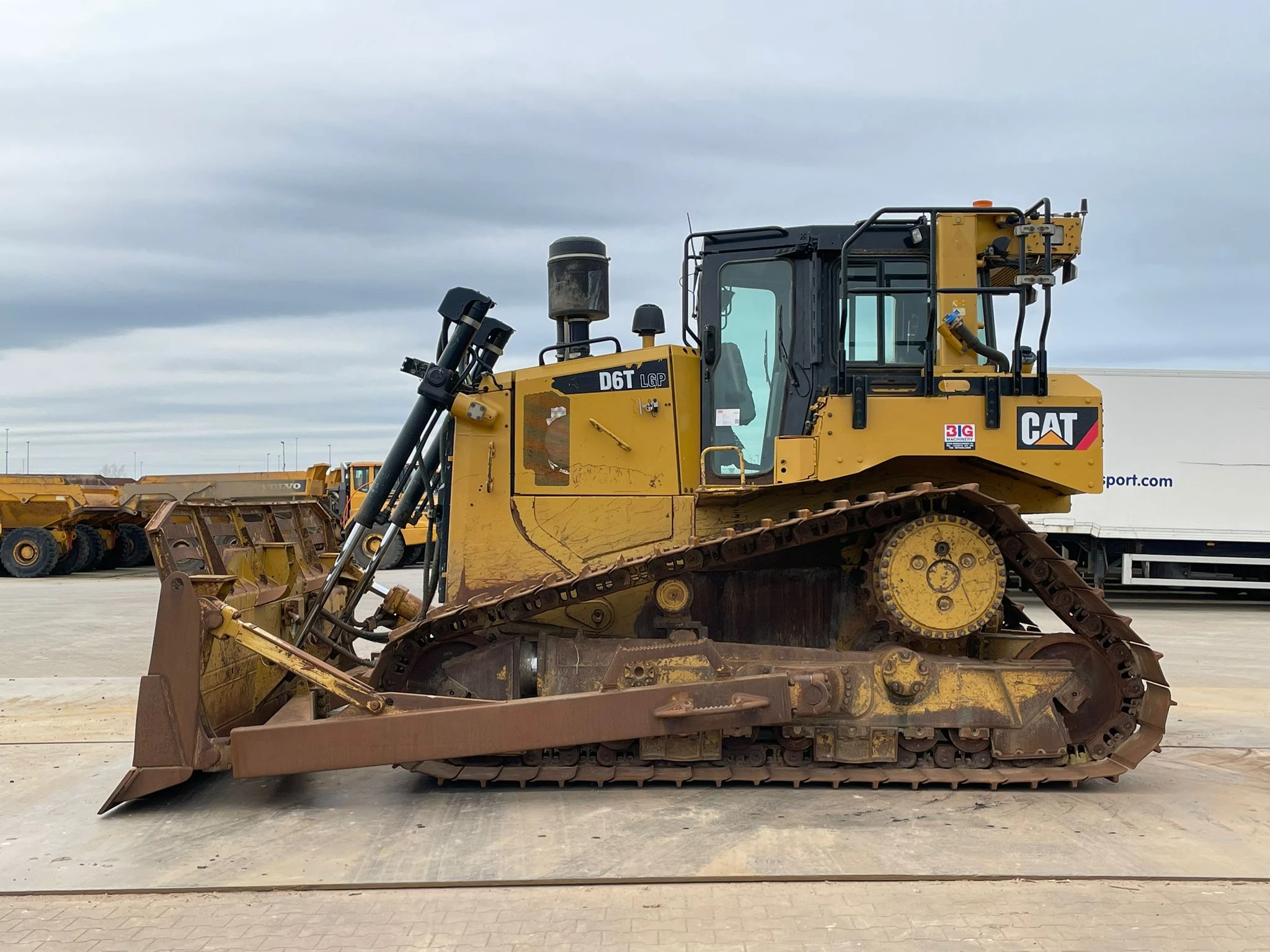 Caterpillar D6T LGP 2017 afbeelding 1