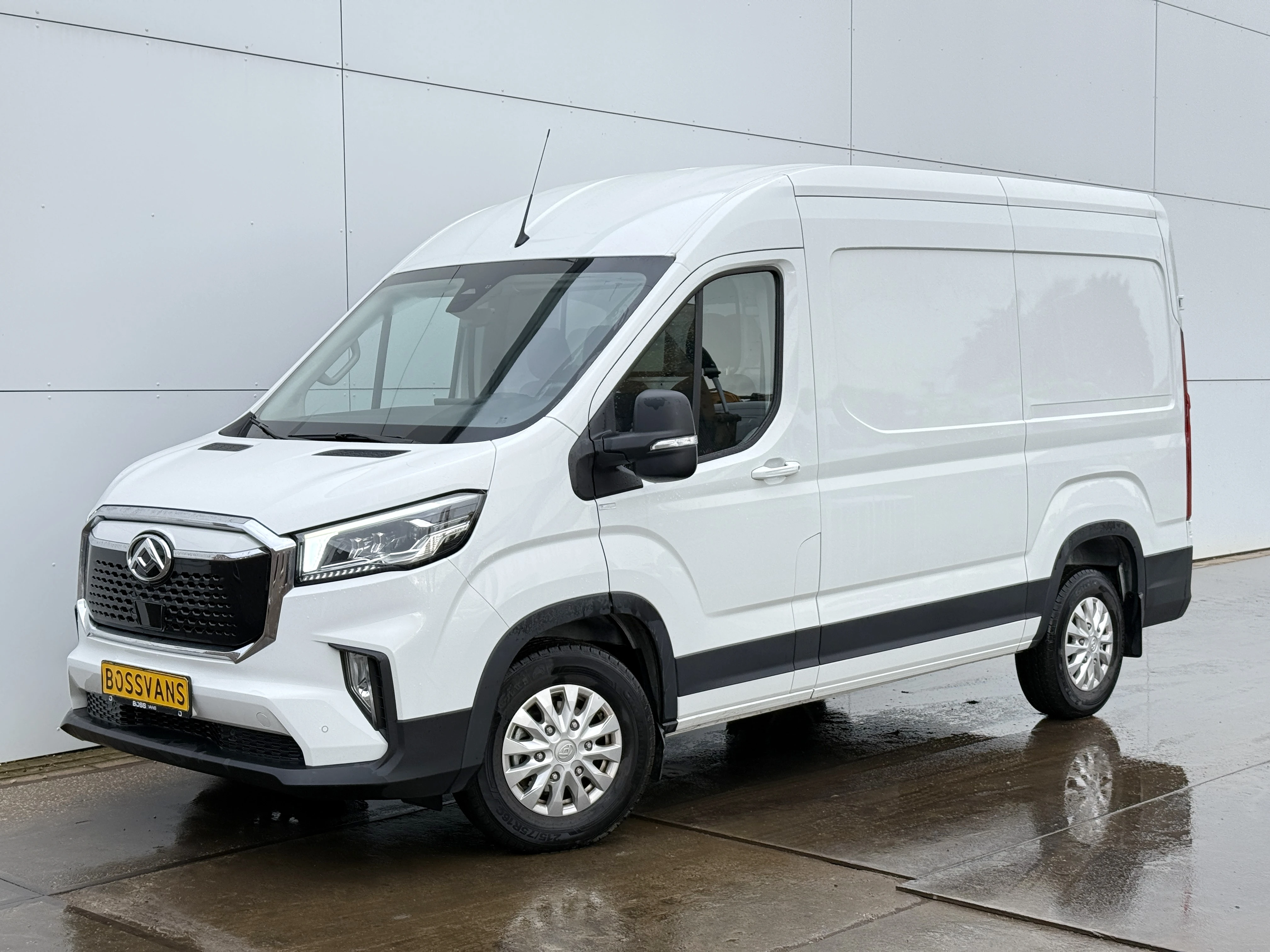 Maxus eDeliver9 2025 - 77kWh 204PK Nieuw model! L2H2 Glaspack/Camper 300km WLTP Snelladen LED Carplay Cruise control Camera Airco Parkeersensoren v+a image 1