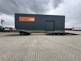 Broshuis N/A 2017 - 3ABSD Lowloader 3-axle / GVW: 59.000kg / Neck: 23.000kg / hydraulic steering + ramps + loading table / 4.60m extendable / winch / liftaxle image 3