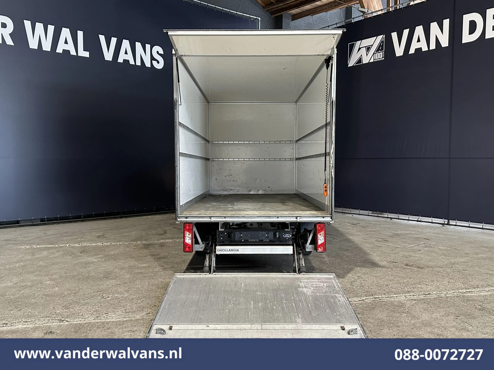 Ford Transit 2022 - 2.0 TDCI 160pk Bakwagen Laadklep Euro6 Airco | 1040kg laadvermogen | Cruisecontrol | Verwamde voorruit imagen 3