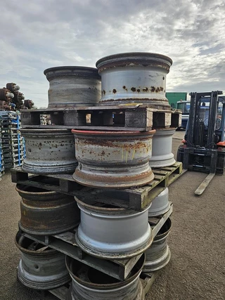 UNKNOWN 11.75 / 22.5 TRAILER RIM  STEEL  FOR DRUM BRAKES 2005 - N/A image 5