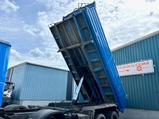 MAN 41.464 F2000 1999 - 8X4 FULL STEEL KIPPER (EURO 2 / ZF16 MANUAL GEARBOX / ZF-INTARDER / FULL STEEL SUSPENSION / REDUCTION AXLES) obrazek 12