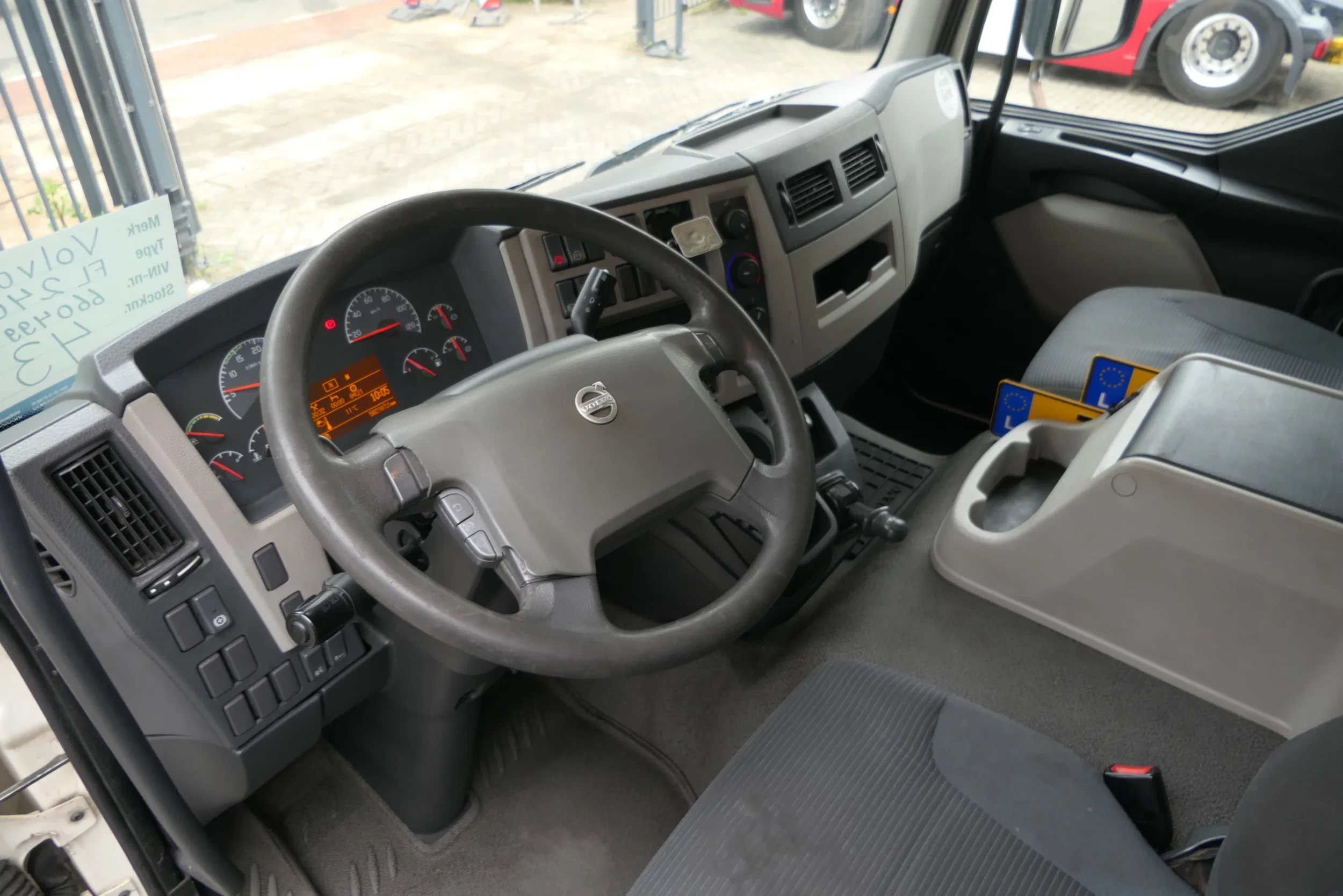 Volvo 240 2013 - FL | Carrier SUPRA 950Mt / Bi-temp | 3 Compartments | 582187Km | 2013 | 12Ton | 6 Cylinder | Dhollandia 1500Kg | TUV/MOT/APK 08-2026 | Luxembourg Truck afbeelding 36