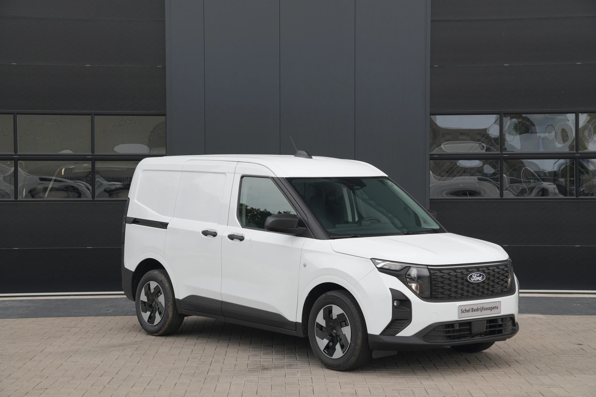 Ford E-Transit Courier 2026 - Trend 46 kWh 136pk - Stoel/Stuurverwarming - Camera - Cruise - Carplay/Android - Rijklaar Bild 4