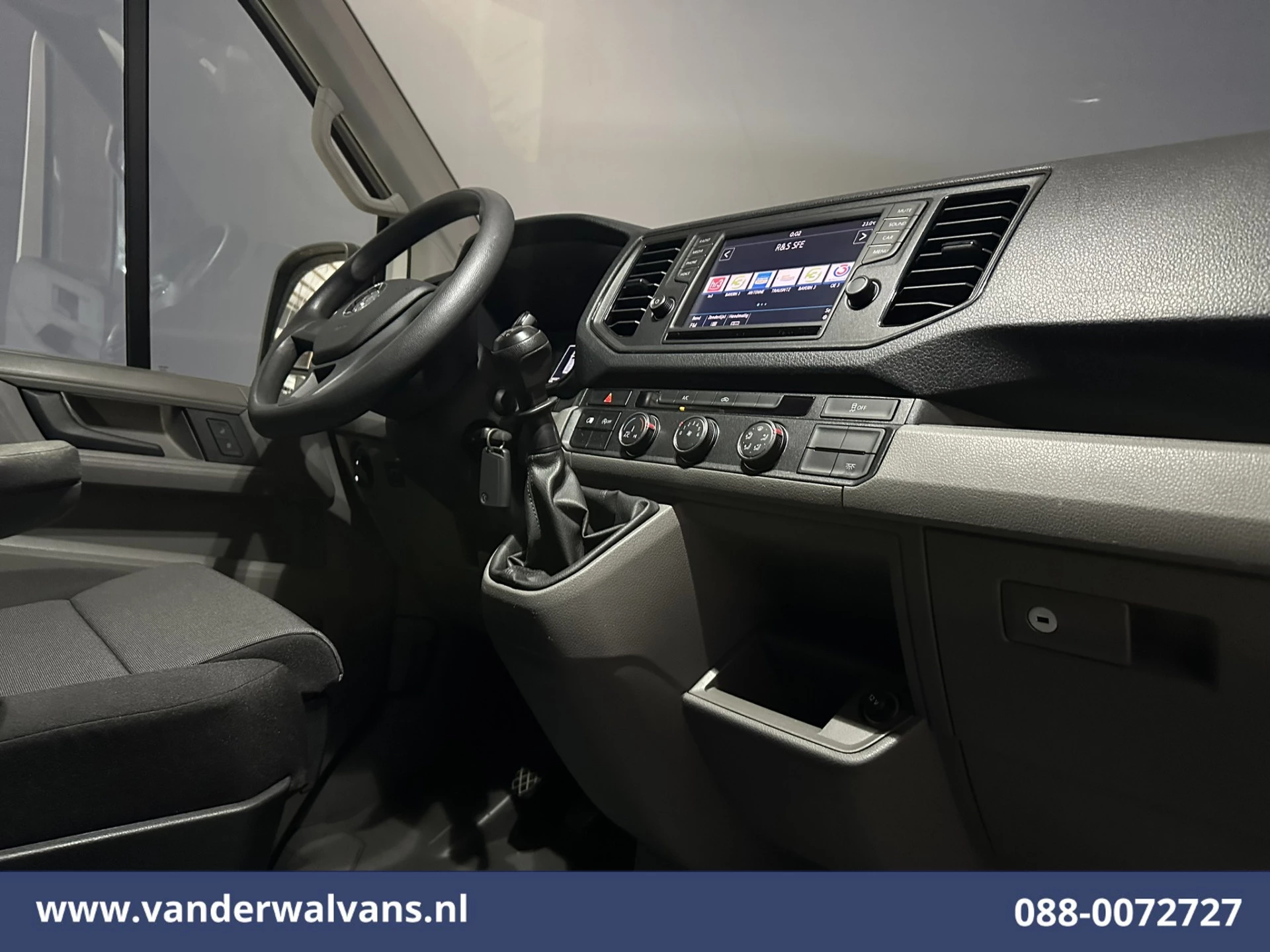 Volkswagen Crafter 2020 - 2.0 TDI 140pk L3H3 L2H2 Euro6 Airco | Camera | Apple Carplay | Cruisecontrol image 4