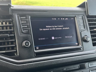 Volkswagen Crafter 2019 - 2.0 TDI 102 PK / PICK UP / 1e EIG. / TREKHAAK / AIRCO / OPEN LAADBAK / 2.500 KG AHG / 3-ZITS / APPLE CARPLAY image 17