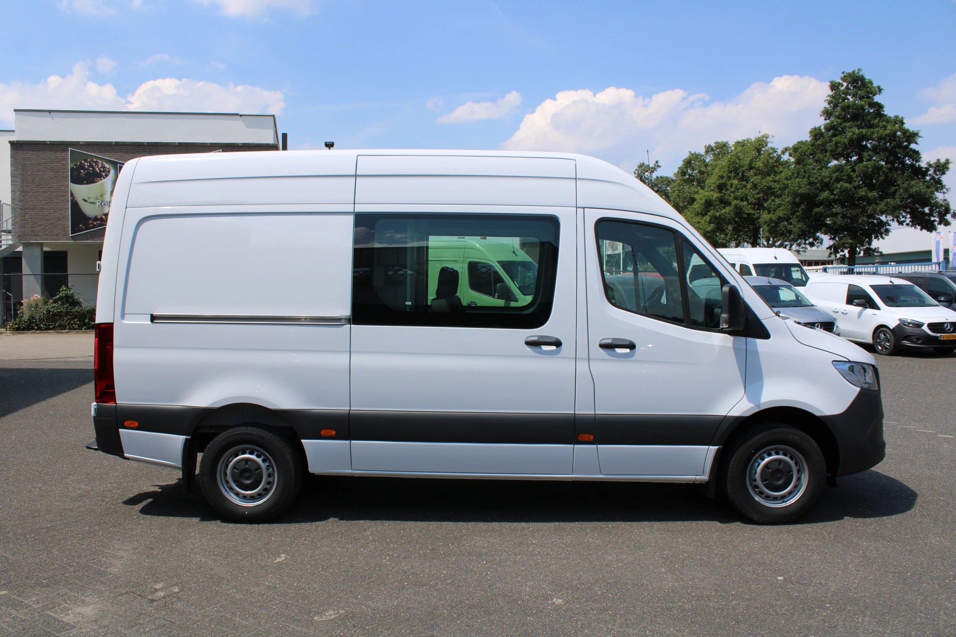 Mercedes-Benz Sprinter 2024 - 317 CDI L2H2 DC obrázek 5