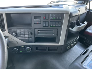 Volvo FM 370 2017 - Globetrotter / 827 dkm obrazek 6